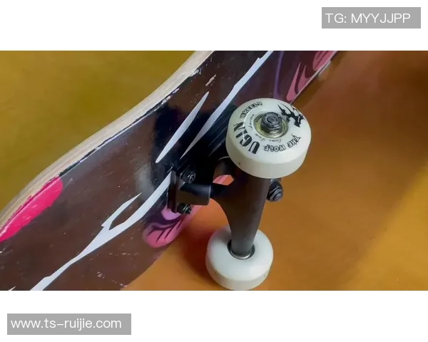 武汉滑板队的包夹策略揭秘与滑板文化的深度探索